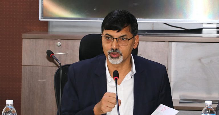 बजेटको तीस प्रतिशत रकम पुसभित्र खर्च गरिसक्न अर्थमन्त्रीको निर्देशन
