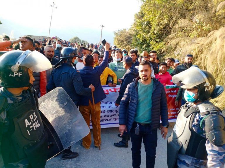 आफूले भोगचलन गरेकाको जग्गाको लालपूर्जा नपाउँदा सिन्धुपाल्चोक र काभ्रेबीच सीमा विवाद चर्किंदै