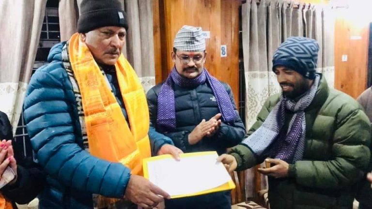 जिरी अस्पतालका समस्या बारे स्वास्थ मन्त्री लाई ध्यानाकर्षण