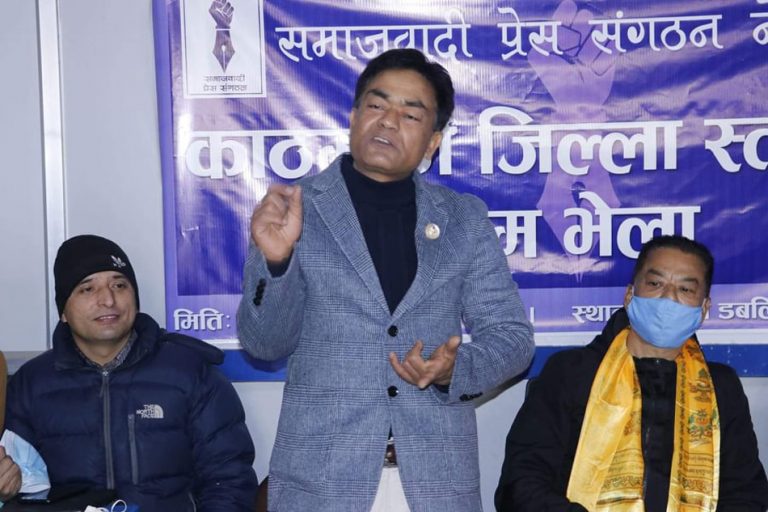 ५५,५५५ रुपैयाँ राख्दै कुसुम कमरेडले सुनाए कार्यकर्तालाई उत्साह जगाउने कुरा (भिडियोसहित)