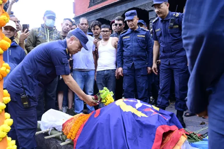 ‘जेन जी’ आन्दोलनमा प्रहरीको ठूलो भौतिक र मनोवैज्ञानिक रूपमा क्षति, तीन प्रहरीको ज्यान गयो