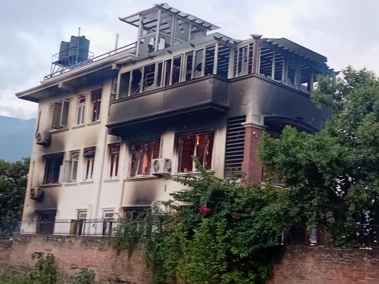 विद्यादेवी भण्डारीको निवास जलेर खरानी, उनी कहाँ छिन अहिले